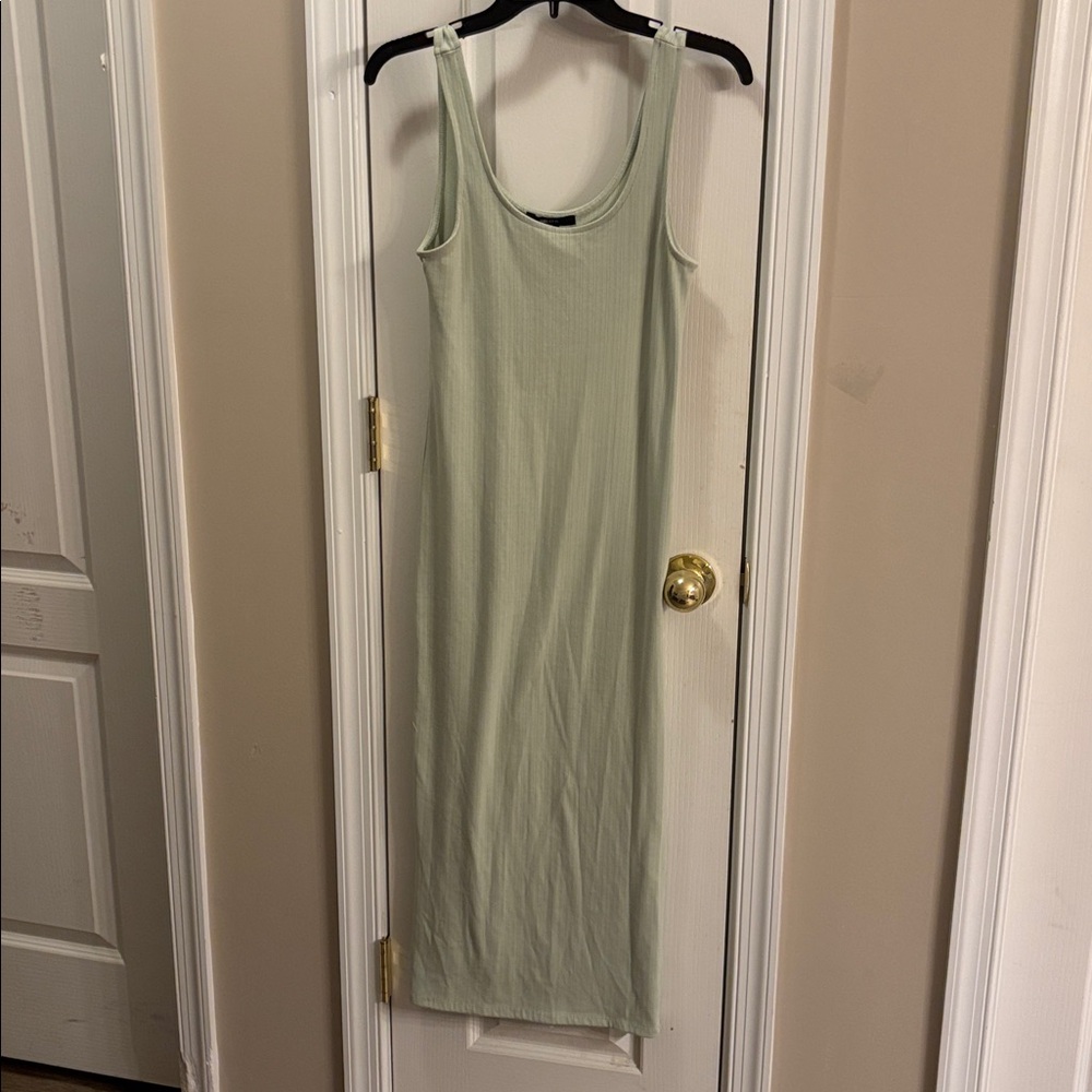 Forever 21 Light Green Ribbed maxi dress size medium
